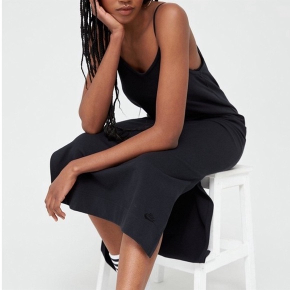NIKE size XS-SM black scoop neck dress sleeveless ,side slits NWT - Picture 3 of 8